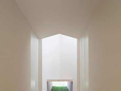A Spacious and Airy Contemporary Home with Wonderful Views in Brasilia by Bloco Arquitetos (20)
