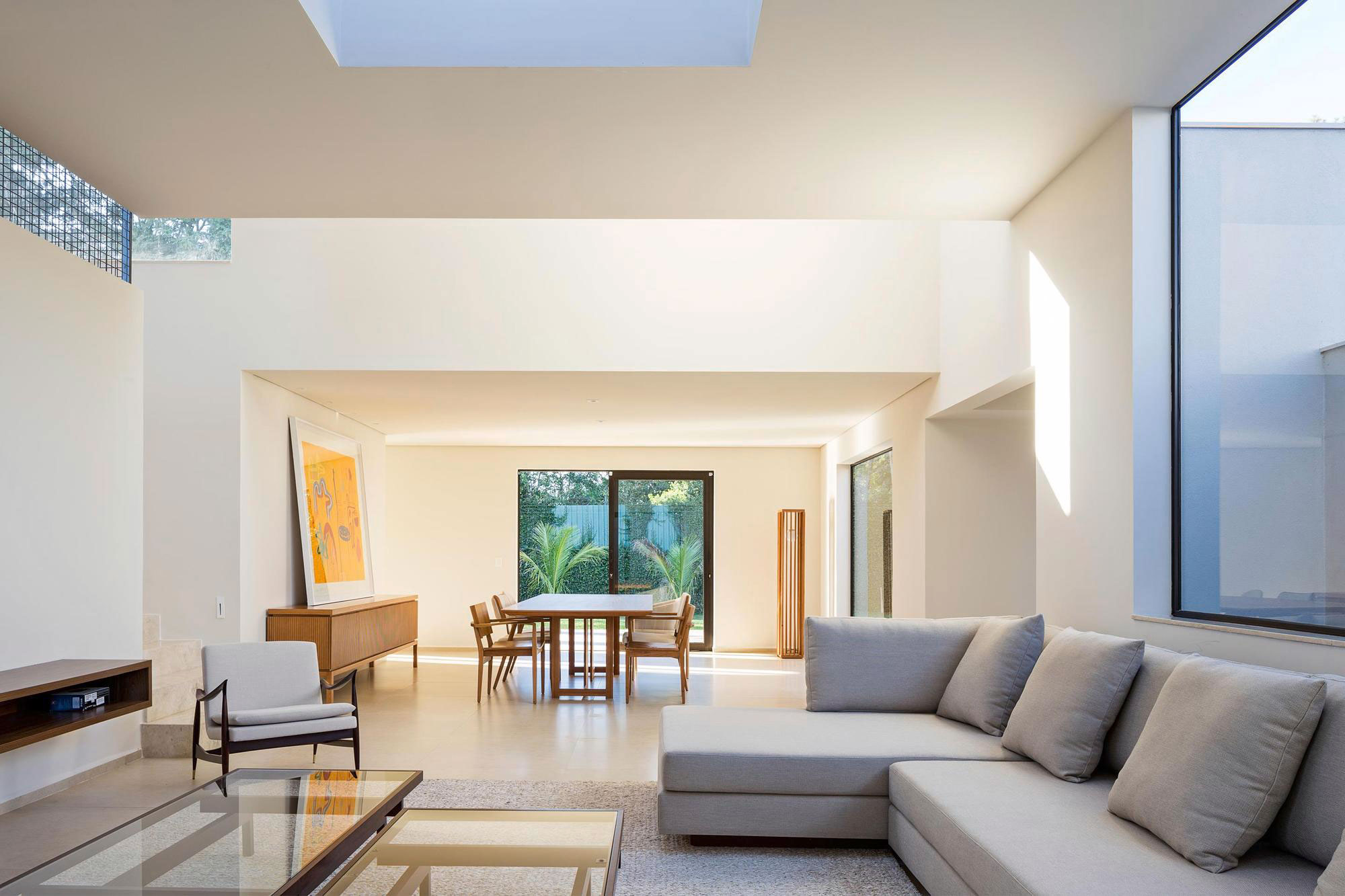 A Spacious and Airy Contemporary Home with Wonderful Views in Brasilia by Bloco Arquitetos (23)