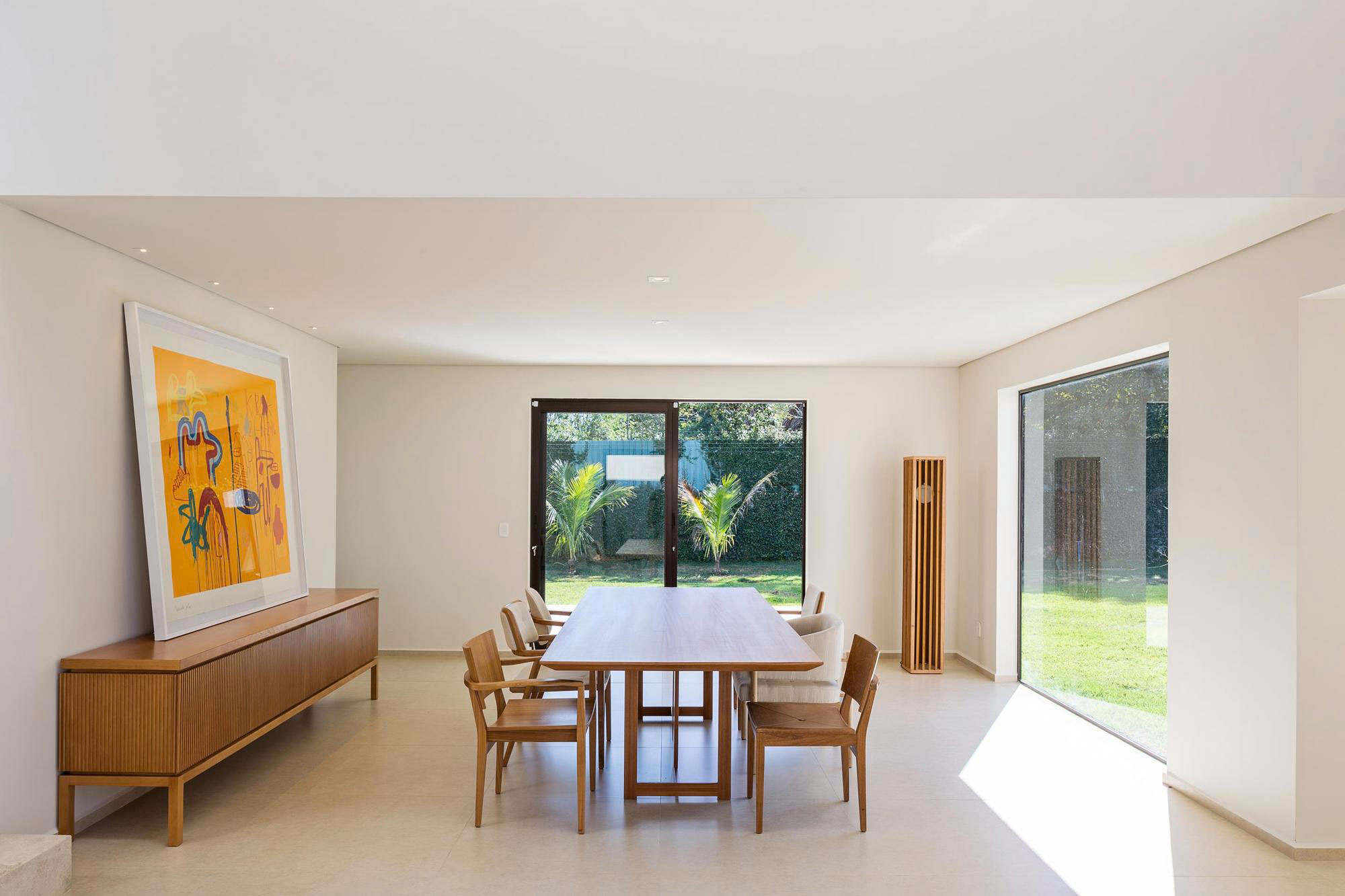A Spacious and Airy Contemporary Home with Wonderful Views in Brasilia by Bloco Arquitetos (25)