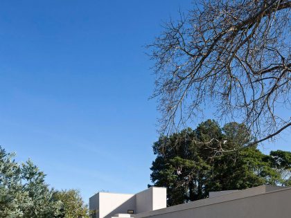 A Spacious and Airy Contemporary Home with Wonderful Views in Brasilia by Bloco Arquitetos (9)