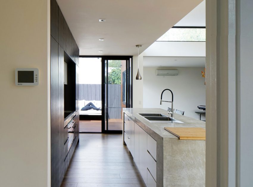 A Spacious and Airy Home with an Art Deco Interiors in Caulfield by Christopher Megowan Design (10)