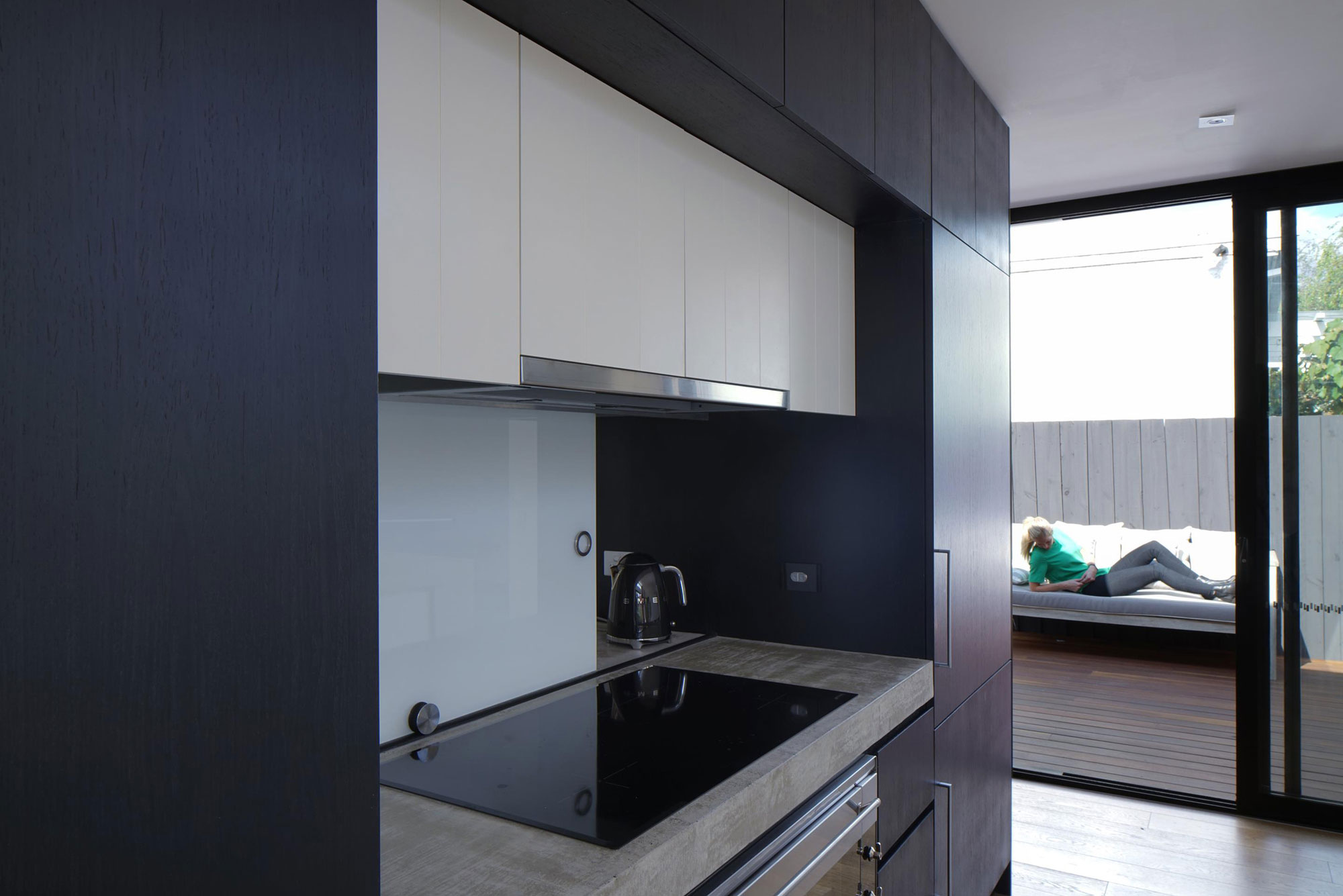 A Spacious and Airy Home with an Art Deco Interiors in Caulfield by Christopher Megowan Design (11)