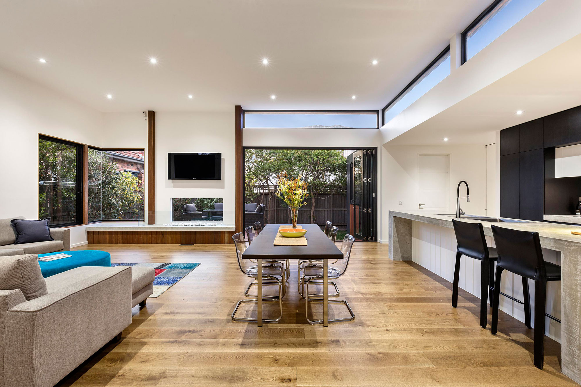 A Spacious and Airy Home with an Art Deco Interiors in Caulfield by Christopher Megowan Design (15)