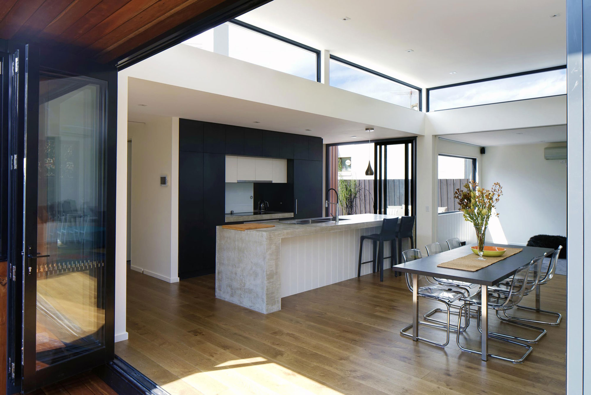 A Spacious and Airy Home with an Art Deco Interiors in Caulfield by Christopher Megowan Design (4)