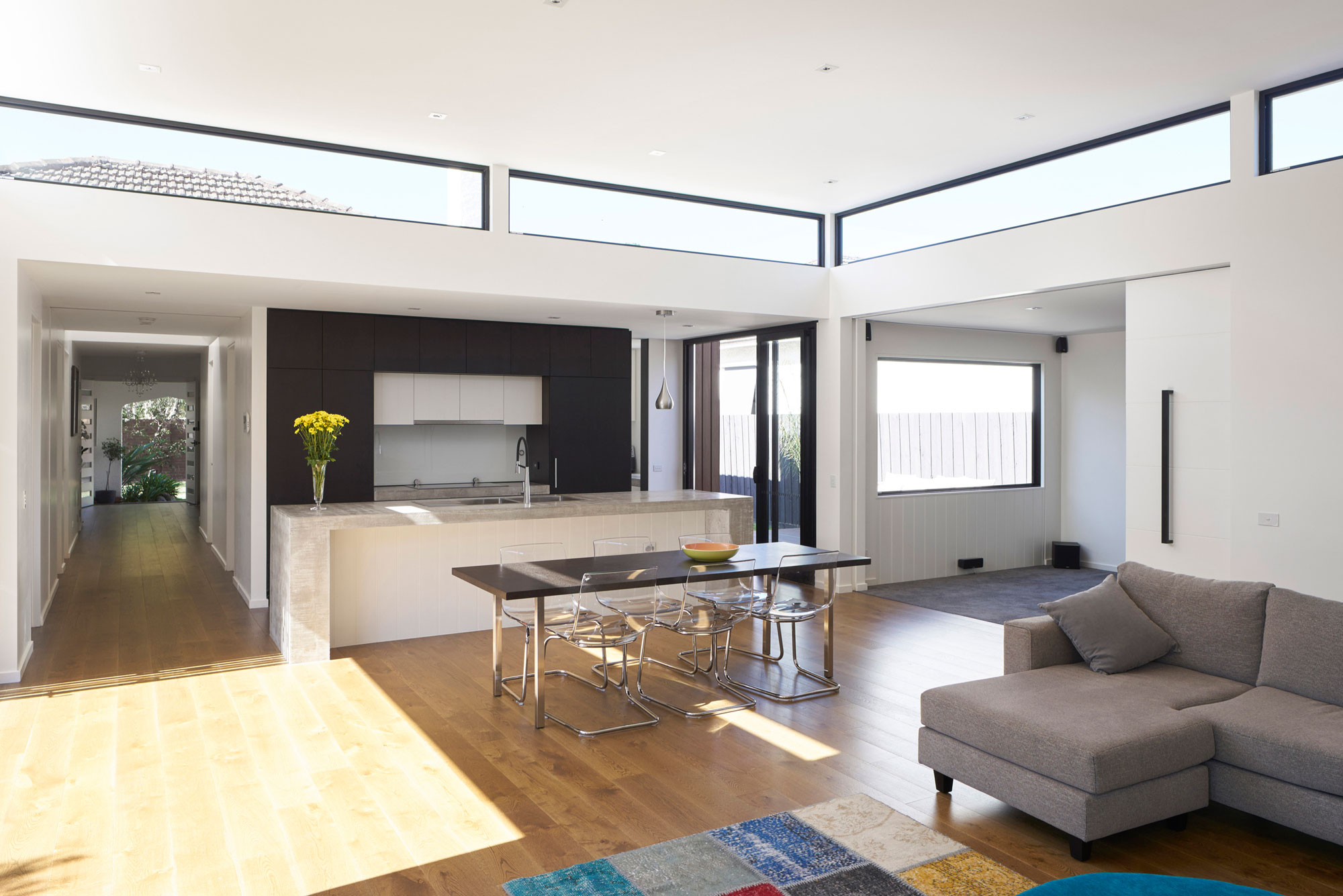 A Spacious and Airy Home with an Art Deco Interiors in Caulfield by Christopher Megowan Design (5)