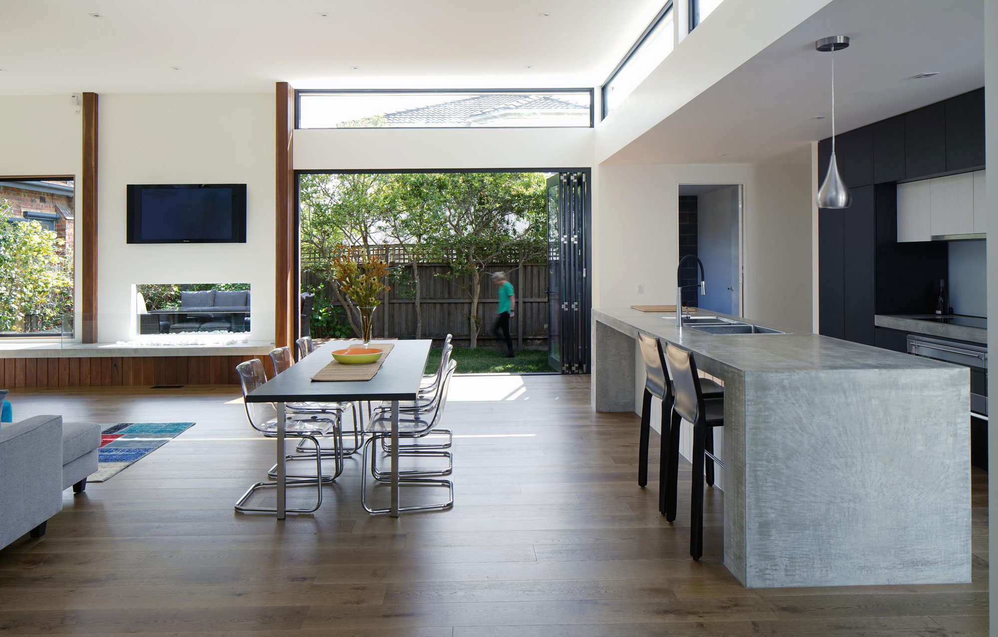 A Spacious and Airy Home with an Art Deco Interiors in Caulfield by Christopher Megowan Design (7)