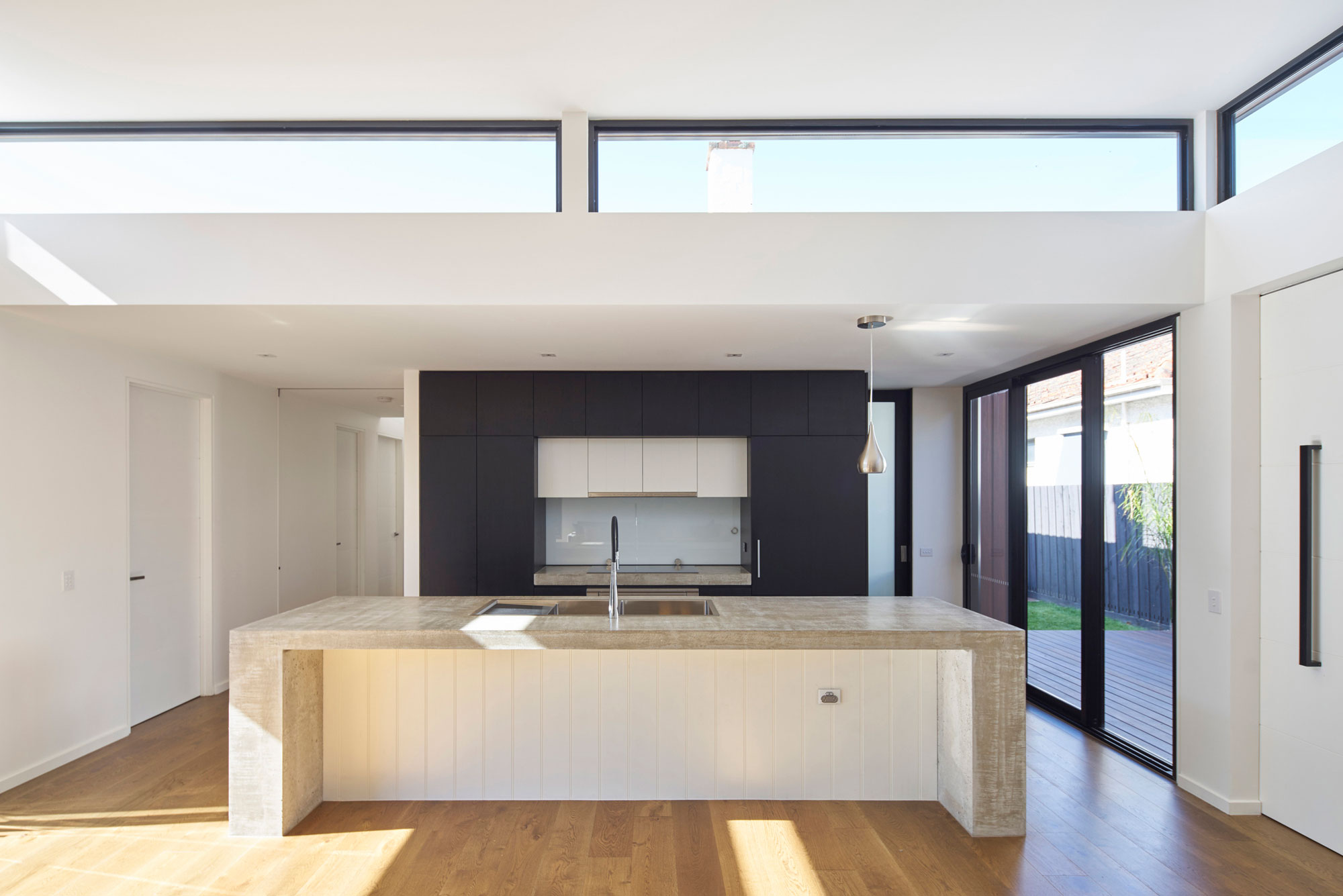 A Spacious and Airy Home with an Art Deco Interiors in Caulfield by Christopher Megowan Design (9)