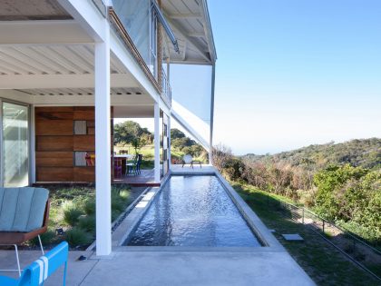 A Spacious and Airy House with a Sculptural Roof and Terraces in El Salvador by Cincopatasalgato (3)