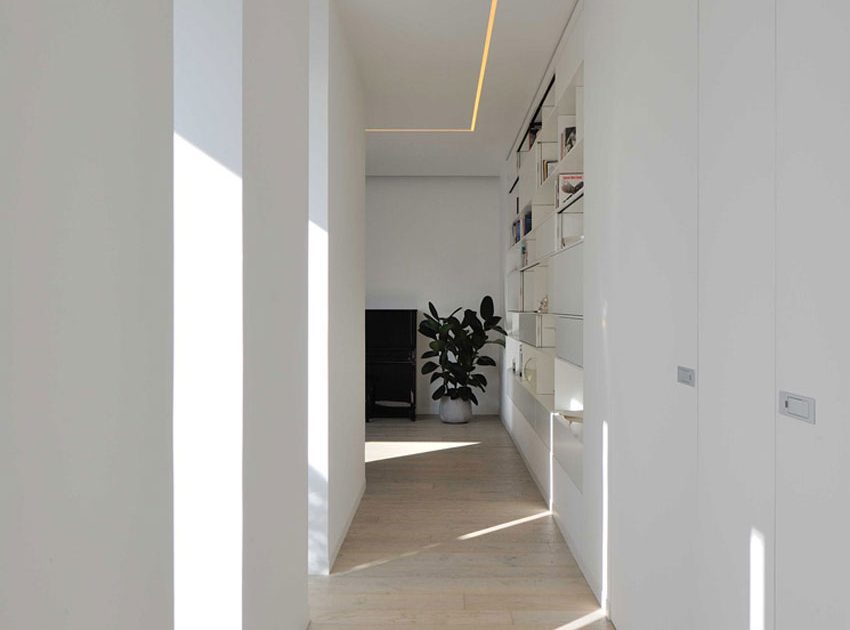 A Spacious and Bright Modern Home in Porto Viro, Italy by Davide Ferro (10)