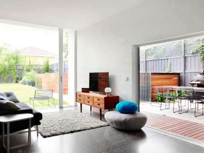 A Spacious and Compact Contemporary Family Home in Melbourne by Austin Maynard Architects (12)