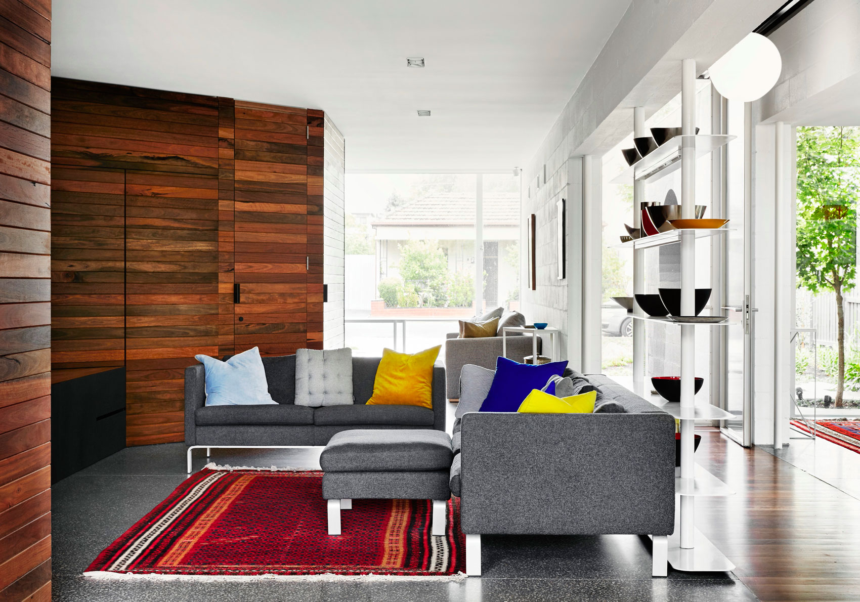 A Spacious and Compact Contemporary Family Home in Melbourne by Austin Maynard Architects (14)
