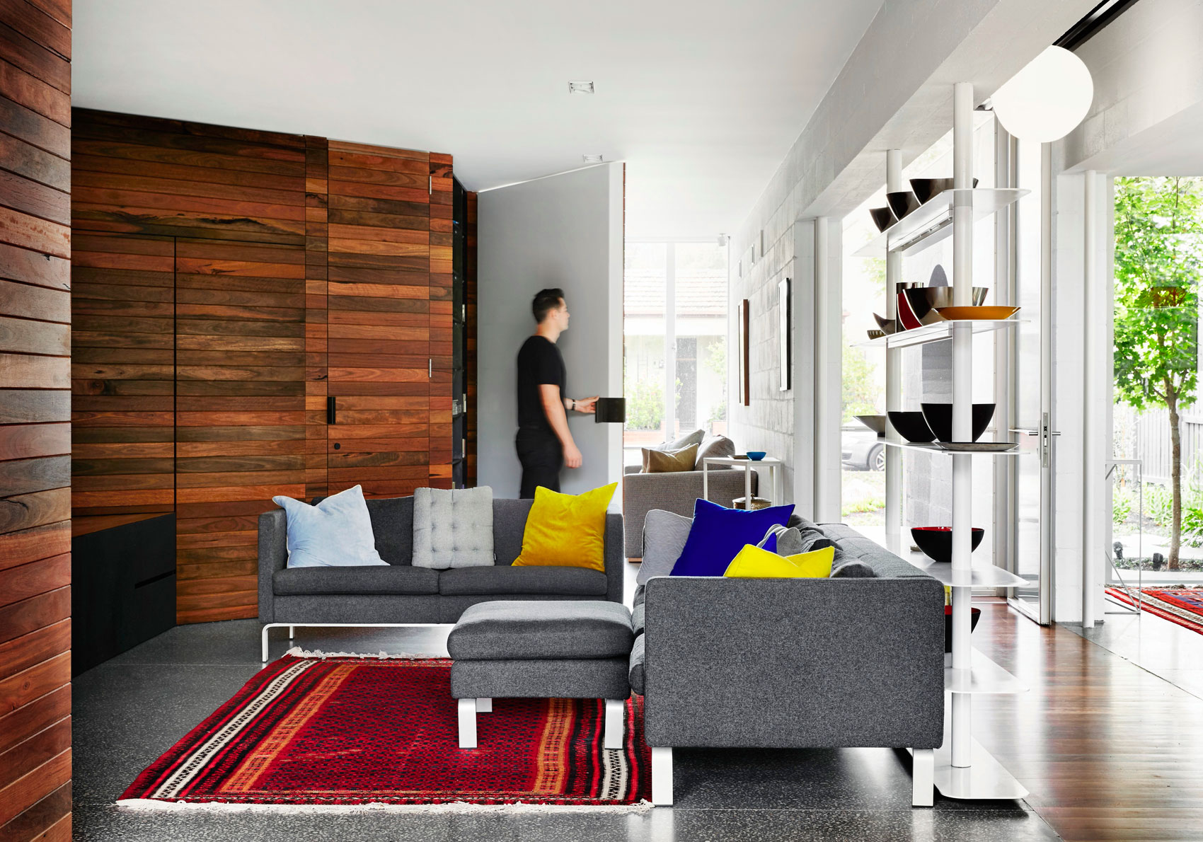 A Spacious and Compact Contemporary Family Home in Melbourne by Austin Maynard Architects (15)