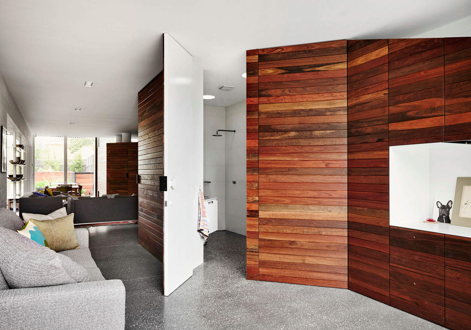 A Spacious and Compact Contemporary Family Home in Melbourne by Austin Maynard Architects (18)