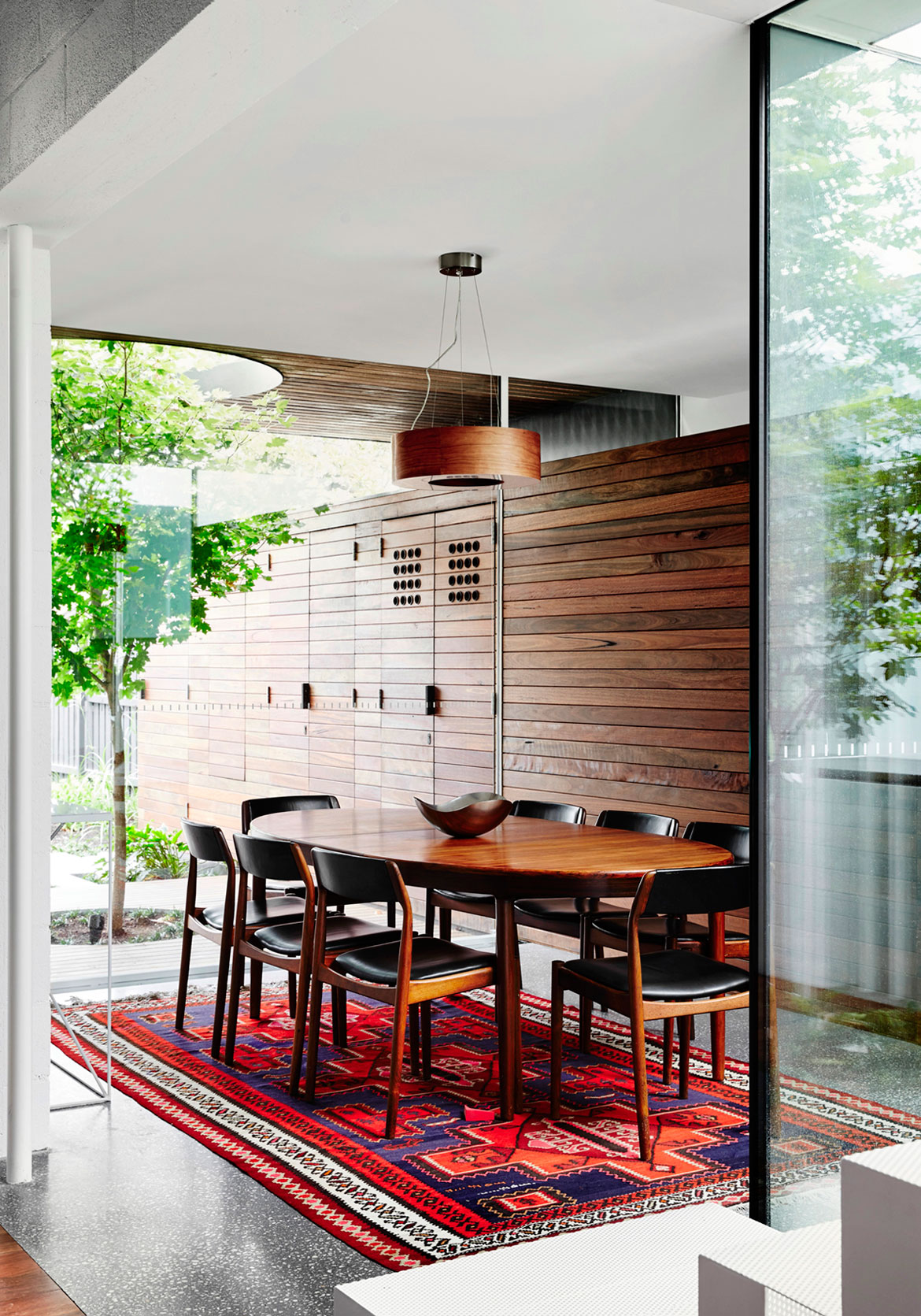 A Spacious and Compact Contemporary Family Home in Melbourne by Austin Maynard Architects (22)