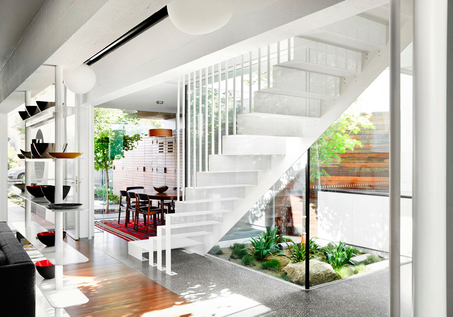 A Spacious and Compact Contemporary Family Home in Melbourne by Austin Maynard Architects (23)