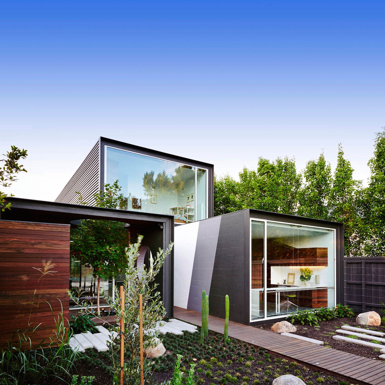 A Spacious and Compact Contemporary Family Home in Melbourne by Austin Maynard Architects (3)