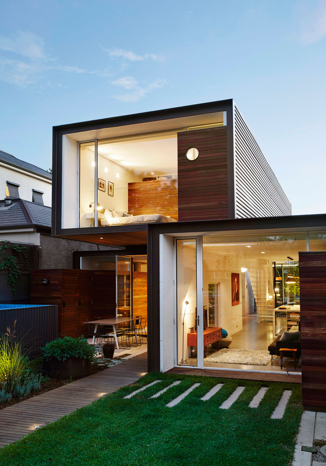 A Spacious and Compact Contemporary Family Home in Melbourne by Austin Maynard Architects (35)