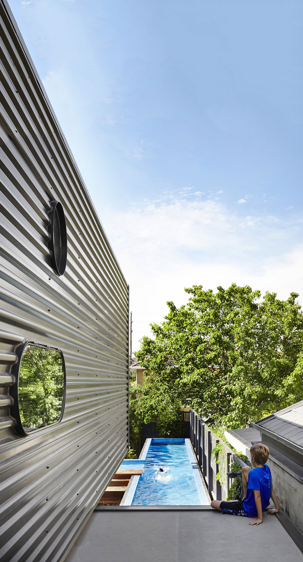 A Spacious and Compact Contemporary Family Home in Melbourne by Austin Maynard Architects (8)