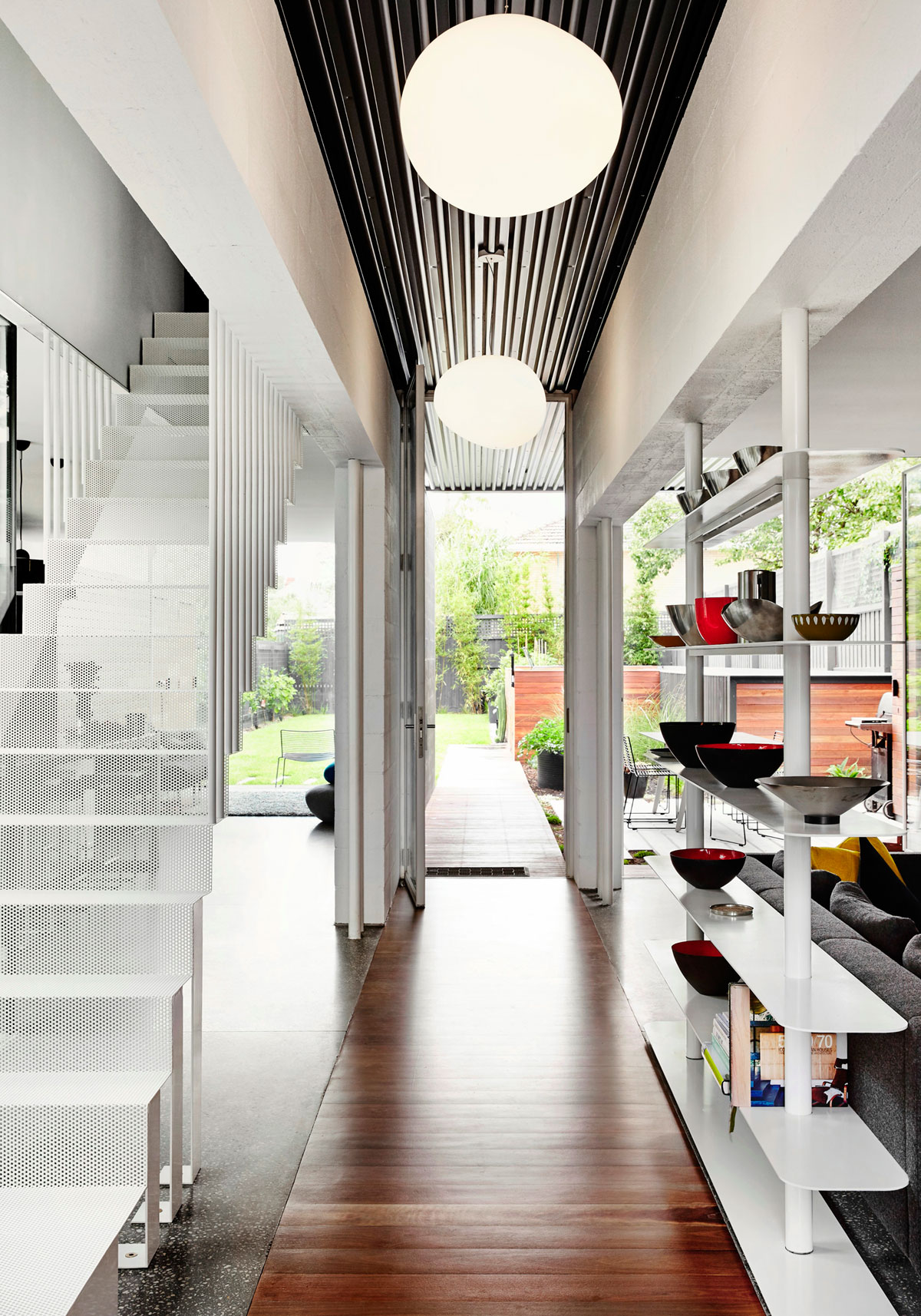 A Spacious and Compact Contemporary Family Home in Melbourne by Austin Maynard Architects (9)