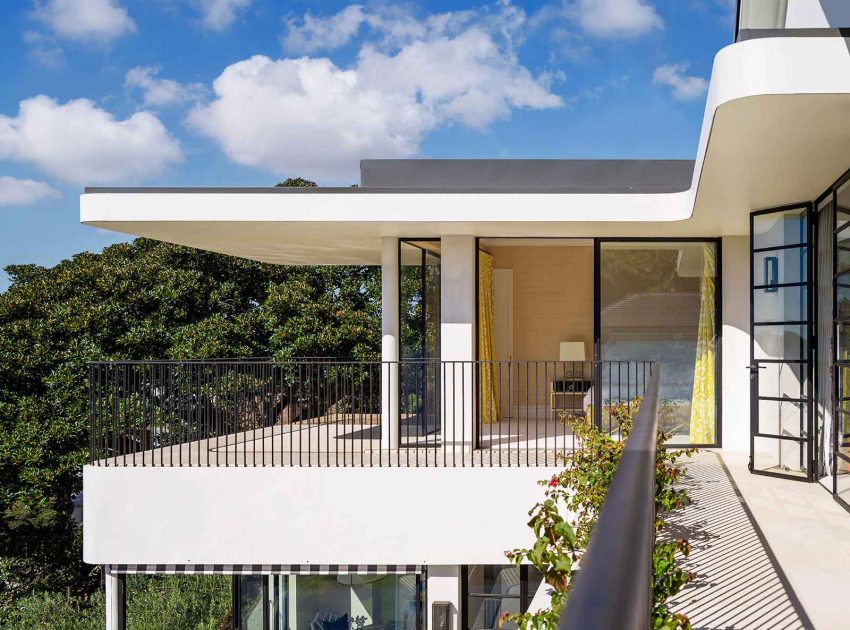 A Spacious and Elegant Contemporary Home in Sydney, Australia by Luigi Rosselli Architects (2)