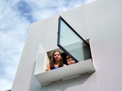 A Spacious and Playful Home with Giant Toy Box Spaces in Melbourne by Austin Maynard Architects (3)