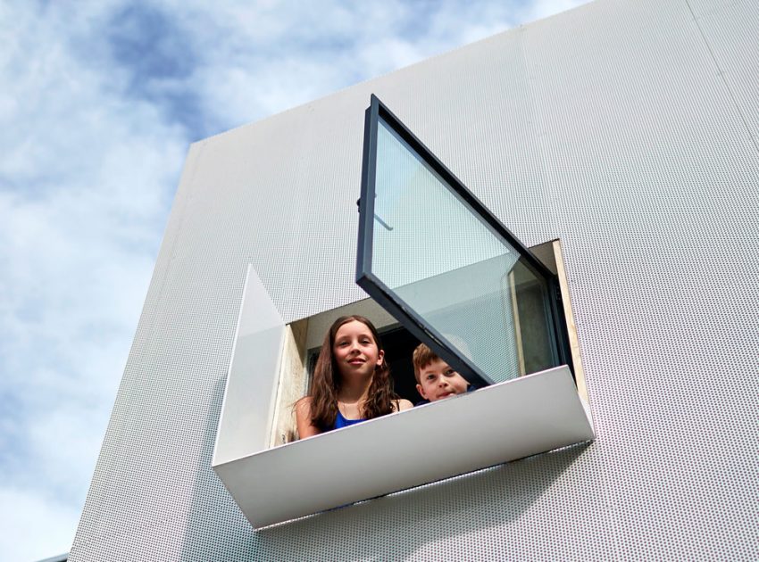 A Spacious and Playful Home with Giant Toy Box Spaces in Melbourne by Austin Maynard Architects (3)