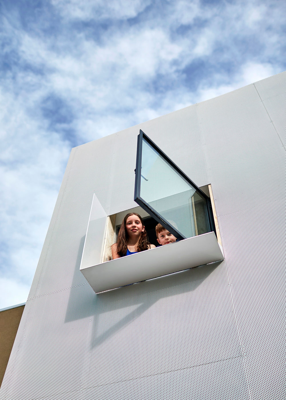 A Spacious and Playful Home with Giant Toy Box Spaces in Melbourne by Austin Maynard Architects (3)