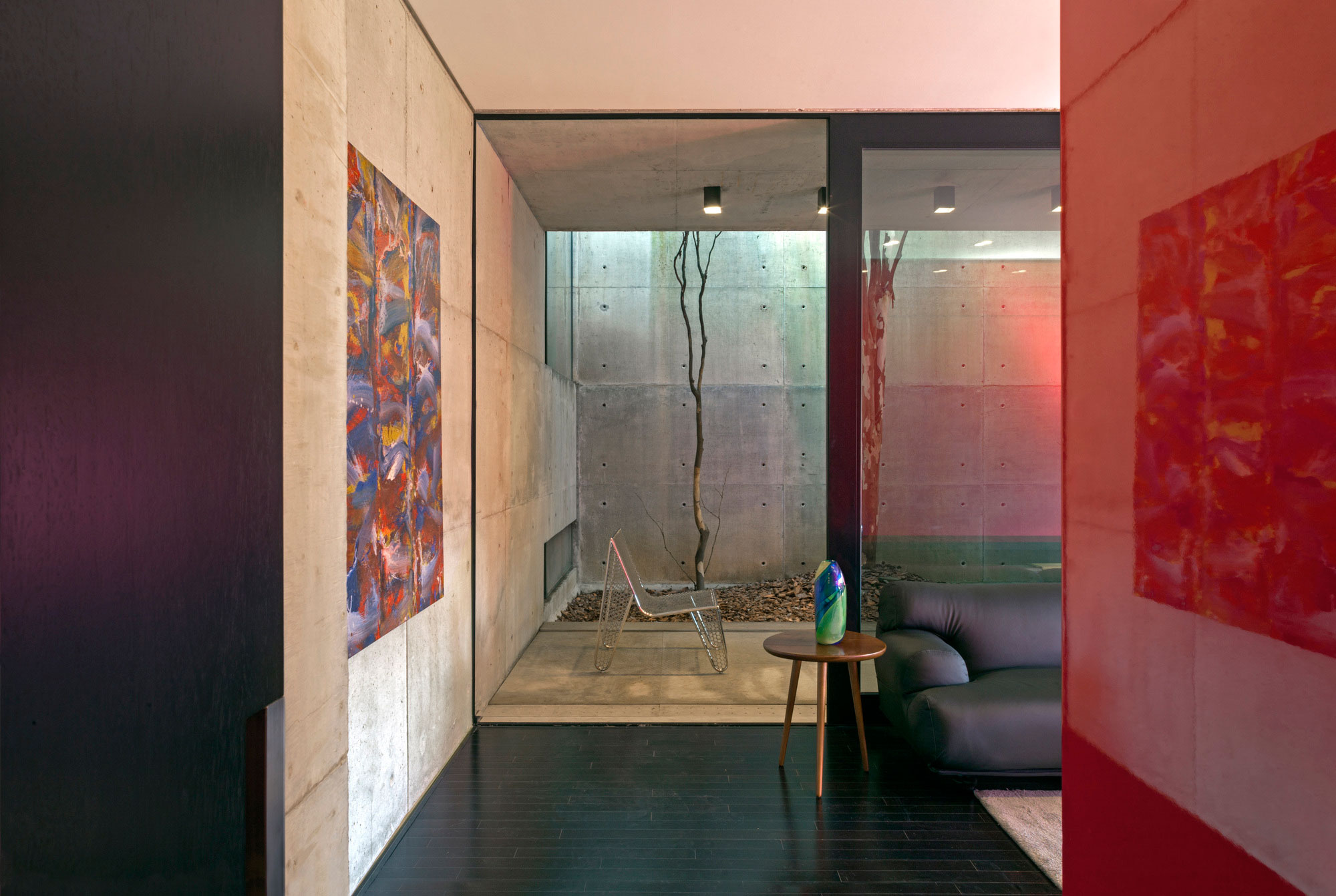 A Spacious and Stylish Contemporary Home for a Couple and Two Girls in Curitiba by Marcos Bertoldi Arquitetos (21)