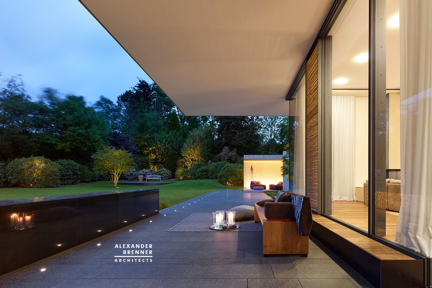 A Spacious and Timeless Home Full of Contemporary Elegance in Essen by Alexander Brenner Architects (12)