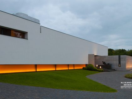 A Spacious and Timeless Home Full of Contemporary Elegance in Essen by Alexander Brenner Architects (13)