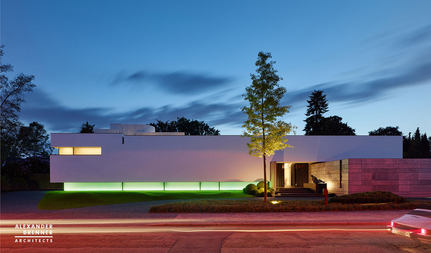 A Spacious and Timeless Home Full of Contemporary Elegance in Essen by Alexander Brenner Architects (16)
