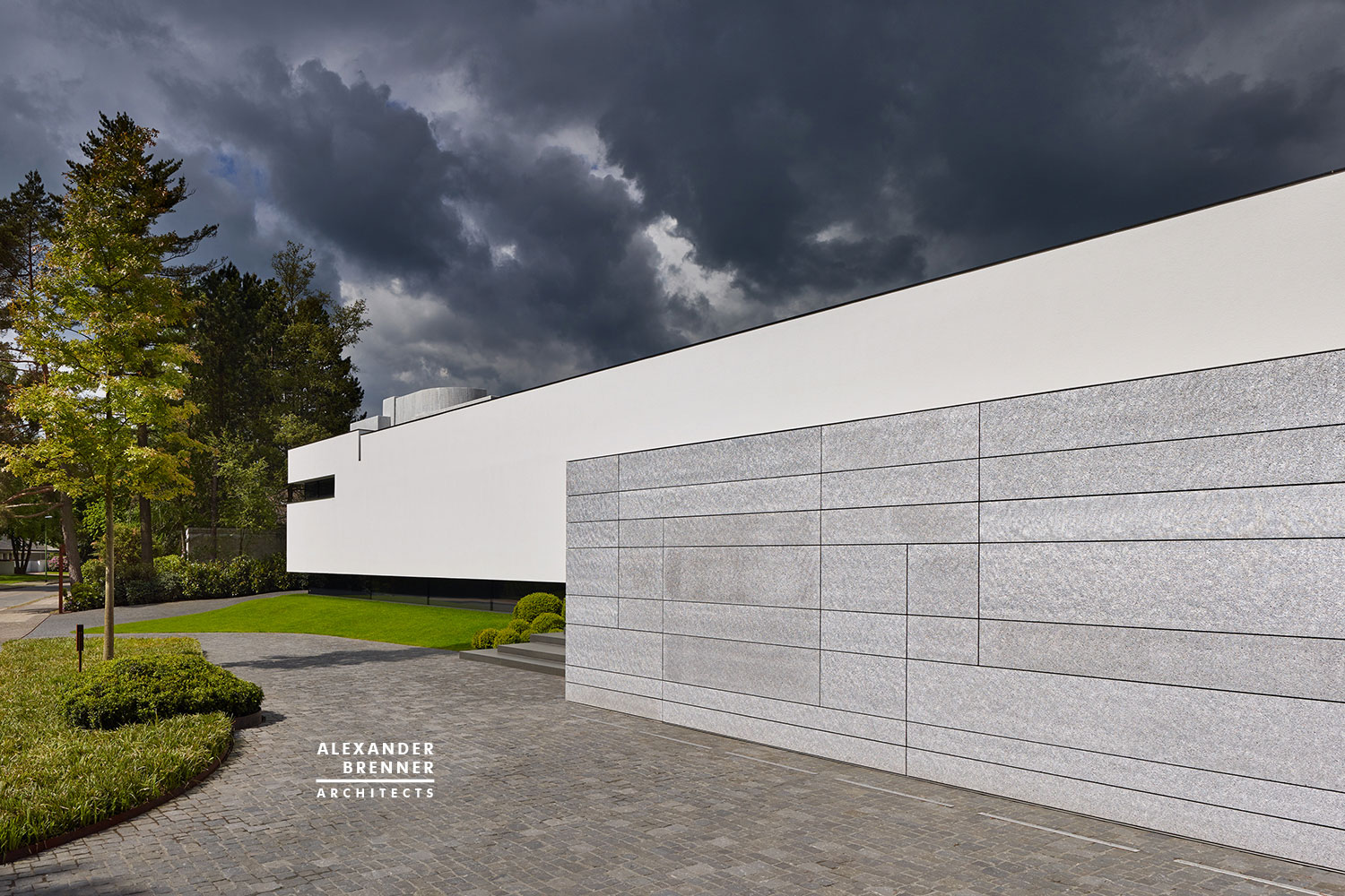 A Spacious and Timeless Home Full of Contemporary Elegance in Essen by Alexander Brenner Architects (3)