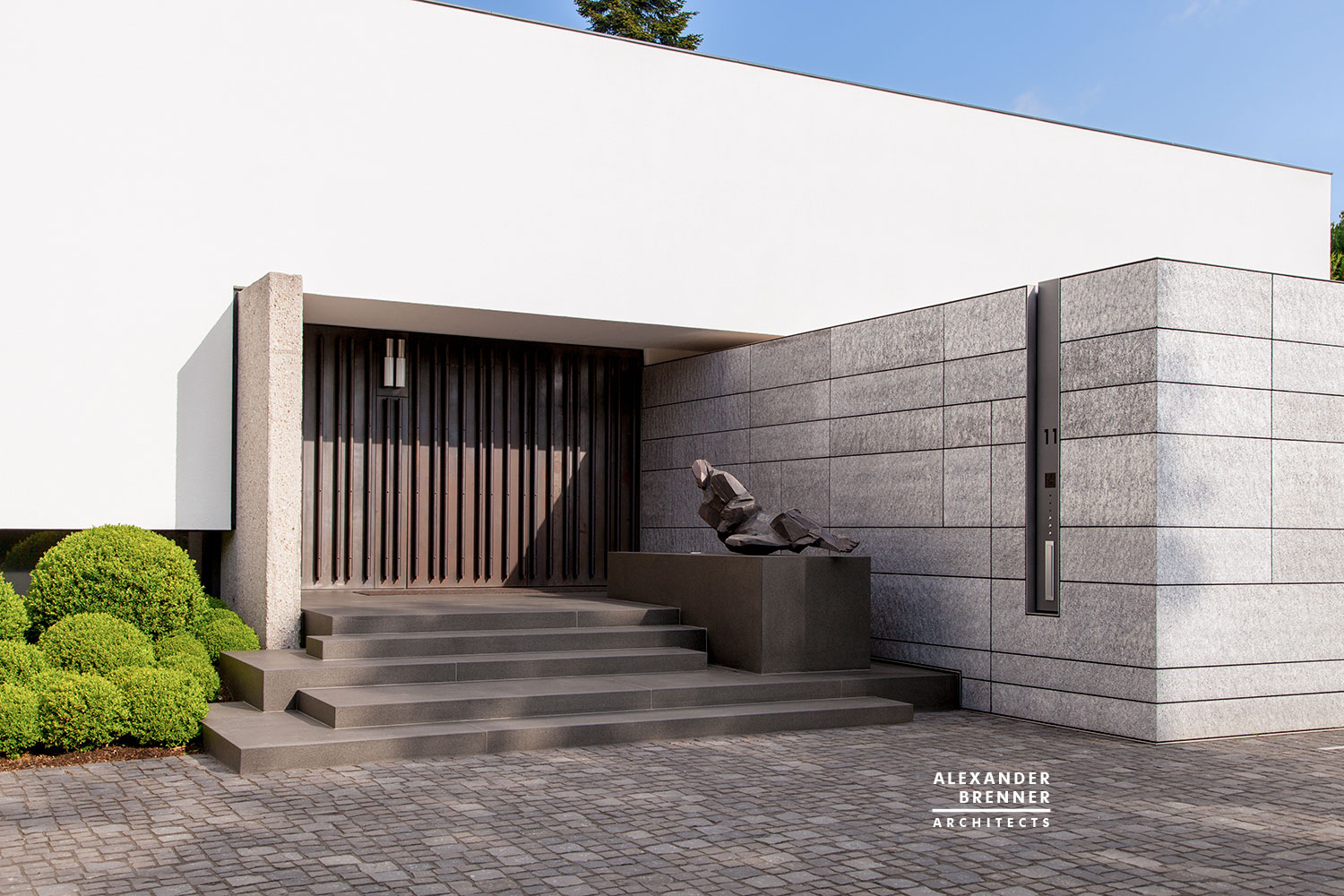 A Spacious and Timeless Home Full of Contemporary Elegance in Essen by Alexander Brenner Architects (4)