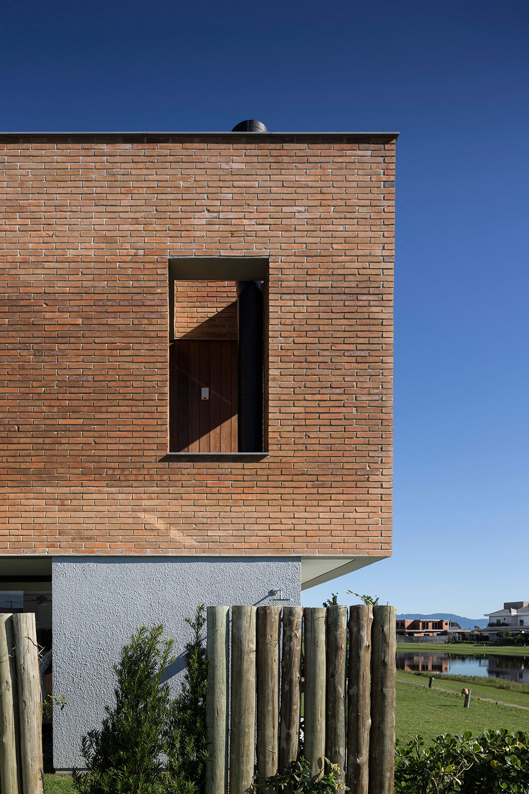 A Spacious and Warm Contemporary Home for a Young Family with Two Children in Xangri-lá, Brazil by Seferin Arquitetura (10)