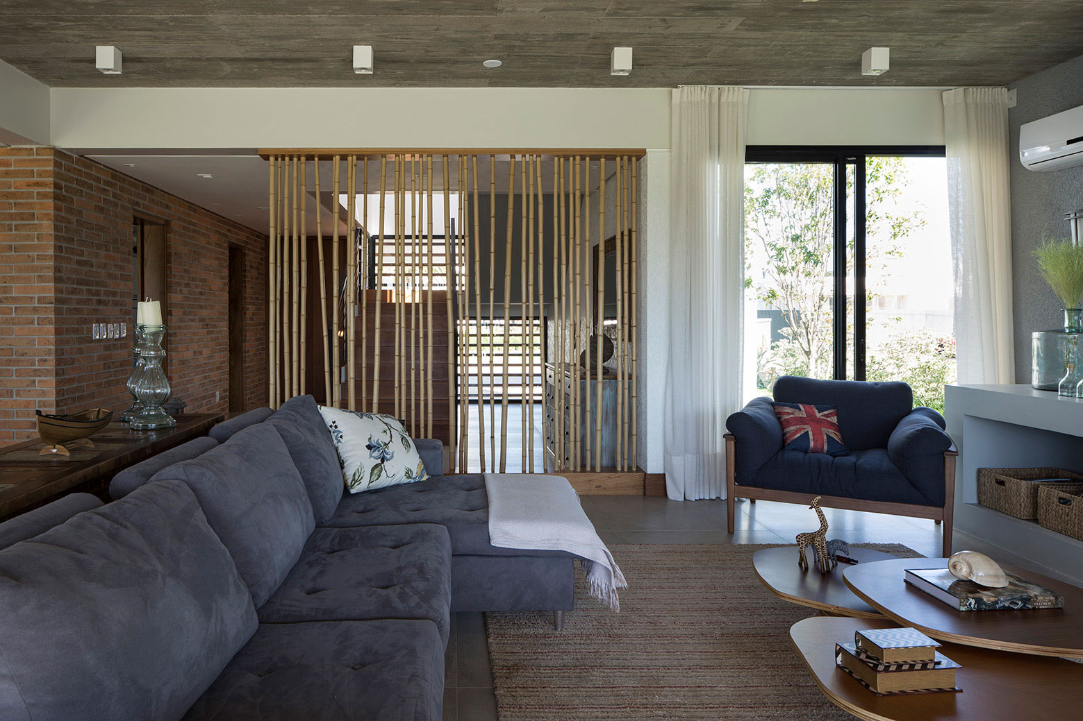 A Spacious and Warm Contemporary Home for a Young Family with Two Children in Xangri-lá, Brazil by Seferin Arquitetura (17)