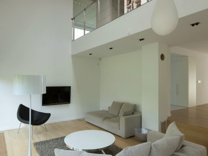 A Spacious and Warm House with High Ceilings and Plenty of Natural Light in Wroclaw, Poland by KameleonLab (10)