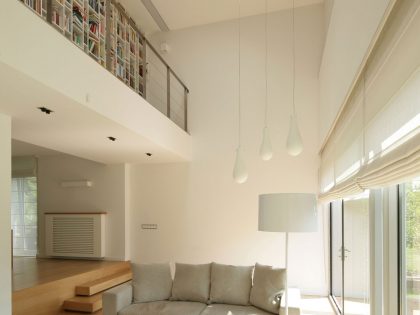 A Spacious and Warm House with High Ceilings and Plenty of Natural Light in Wroclaw, Poland by KameleonLab (11)