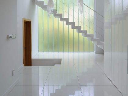 A Spacious and Warm House with High Ceilings and Plenty of Natural Light in Wroclaw, Poland by KameleonLab (13)