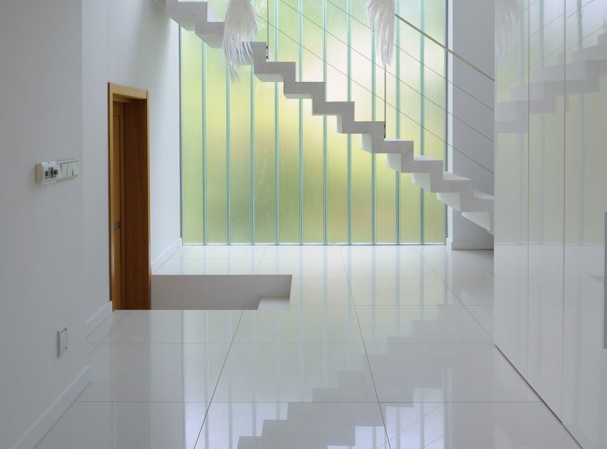 A Spacious and Warm House with High Ceilings and Plenty of Natural Light in Wroclaw, Poland by KameleonLab (13)