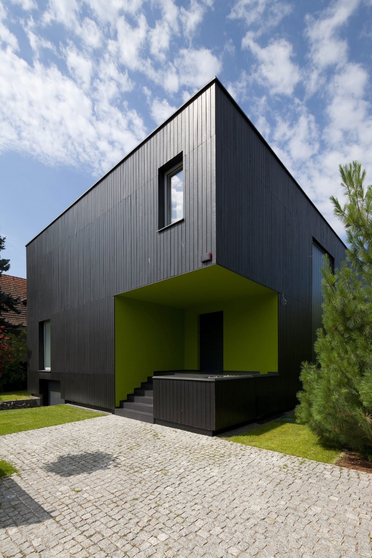 A Spacious and Warm House with High Ceilings and Plenty of Natural Light in Wroclaw, Poland by KameleonLab (2)