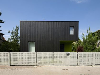 A Spacious and Warm House with High Ceilings and Plenty of Natural Light in Wroclaw, Poland by KameleonLab (3)
