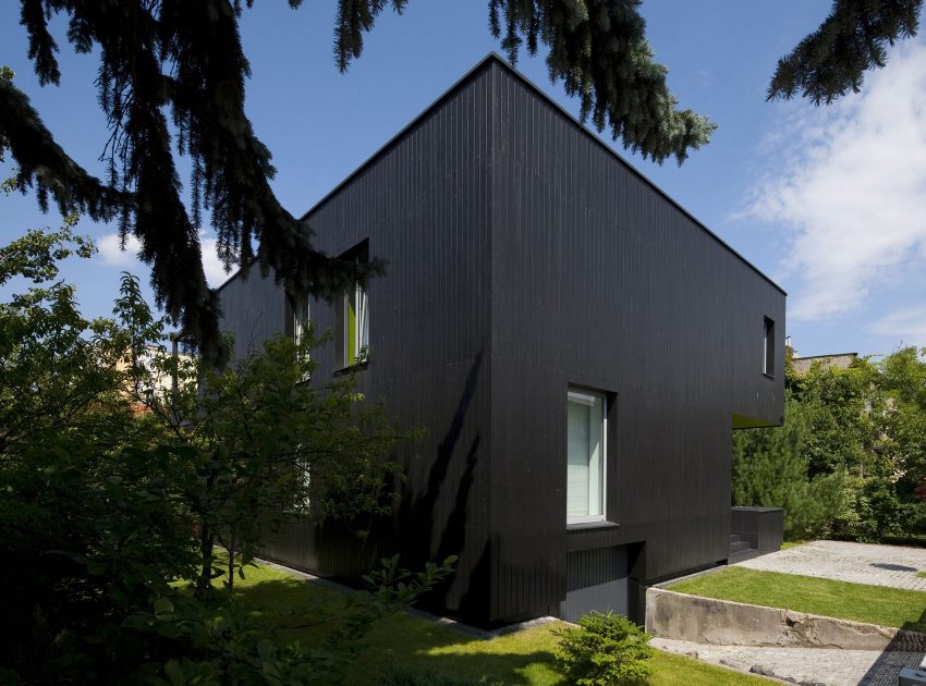 A Spacious and Warm House with High Ceilings and Plenty of Natural Light in Wroclaw, Poland by KameleonLab (5)