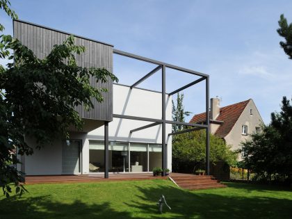 A Spacious and Warm House with High Ceilings and Plenty of Natural Light in Wroclaw, Poland by KameleonLab (6)