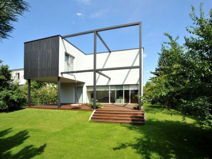 A Spacious and Warm House with High Ceilings and Plenty of Natural Light in Wroclaw, Poland by KameleonLab (8)