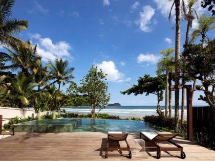 A Spectacular Beachfront Home with Beautiful Ocean Views in São Sebastião by Studio Arthur Casas (5)