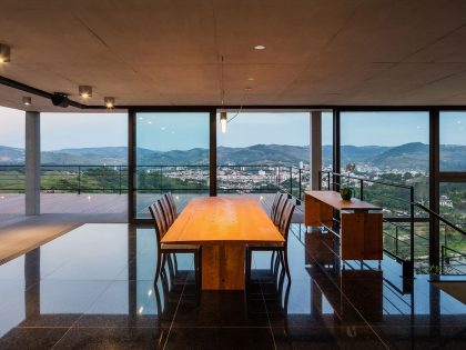 A Spectacular Contemporary Home with Spacious Indoor and Outdoor in Amparo, Brazil by Obra Arquitetos (10)