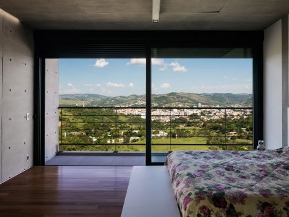 A Spectacular Contemporary Home with Spacious Indoor and Outdoor in Amparo, Brazil by Obra Arquitetos (11)