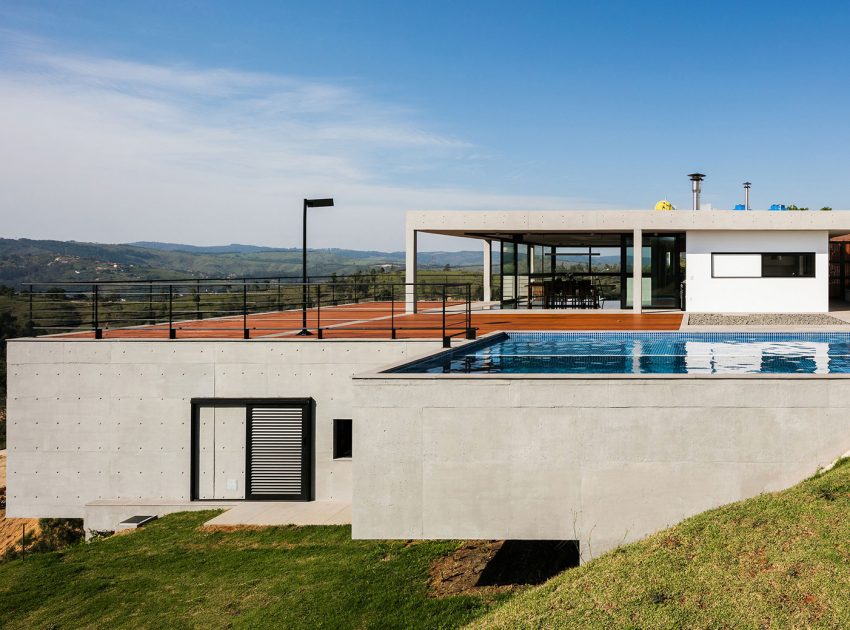 A Spectacular Contemporary Home with Spacious Indoor and Outdoor in Amparo, Brazil by Obra Arquitetos (5)