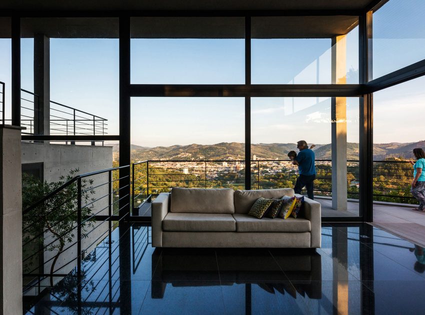 A Spectacular Contemporary Home with Spacious Indoor and Outdoor in Amparo, Brazil by Obra Arquitetos (8)