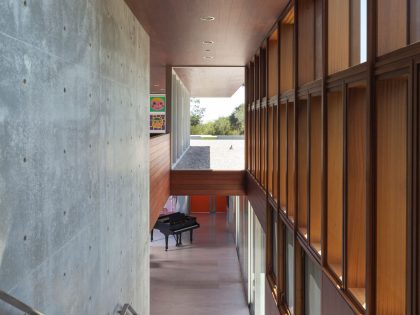 A Spectacular Contemporary Home with an Infinity Pool in Portola Valley by Swatt | Miers Architects (17)